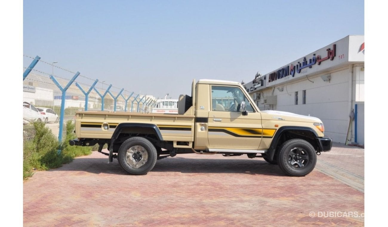 تويوتا لاند كروزر بيك آب Toyota Single Cabin Pick-up 4.0L - 2022