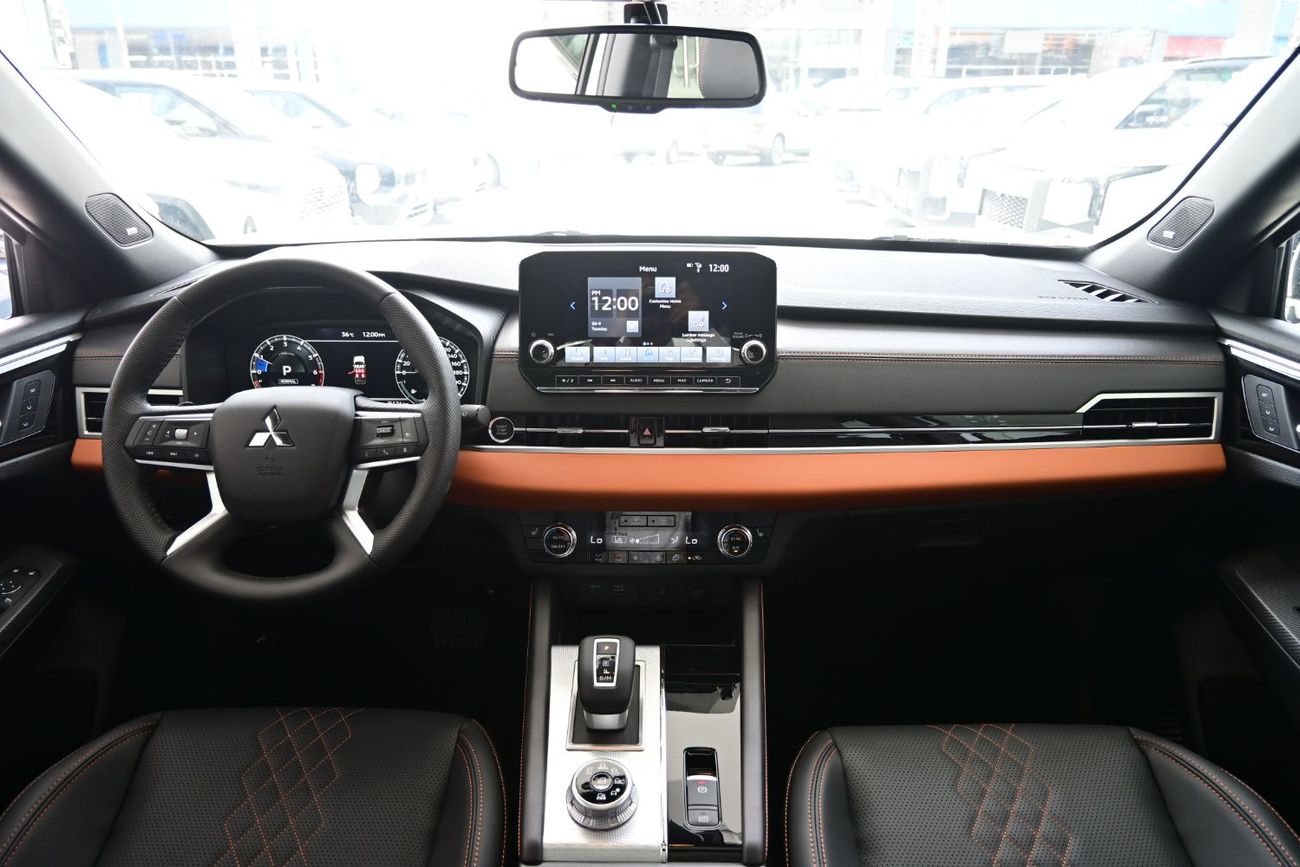 Mitsubishi Outlander Mitsubishi Outlander P-Line 2.5L Petrol 4WD, Model 2025, Color White