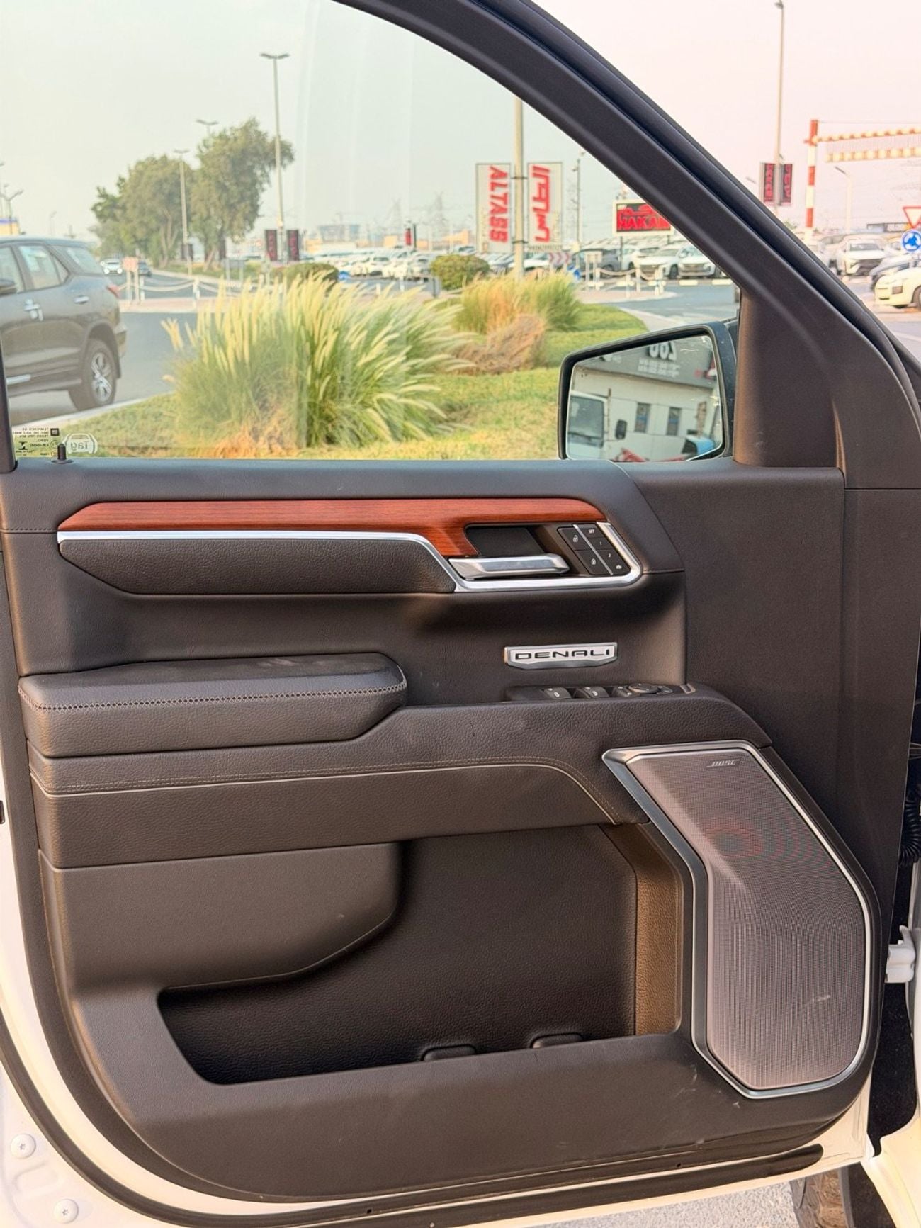 جي أم سي سييرا Full option sunroof, 360 cameras, leather electric seats 2022