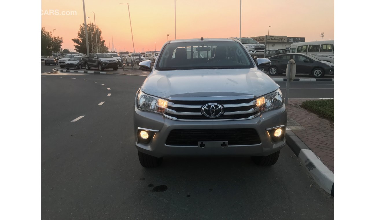 Toyota Hilux Pick Up SR5 2.4L 4x4 Diesel with Push Start Automatic Gear