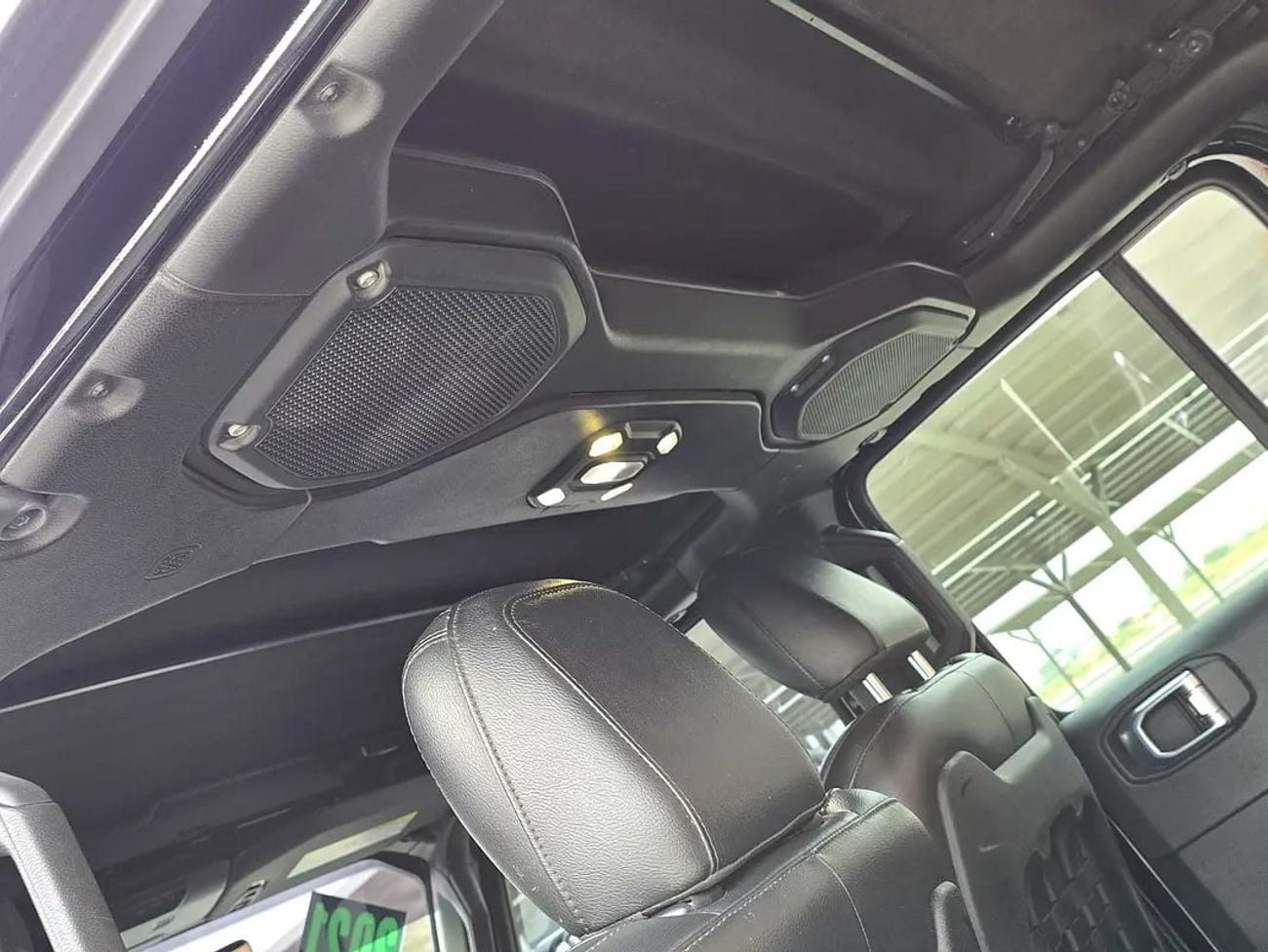 Jeep Gladiator MOJAVE (NON GCC) Mojave (Canadian Specs)