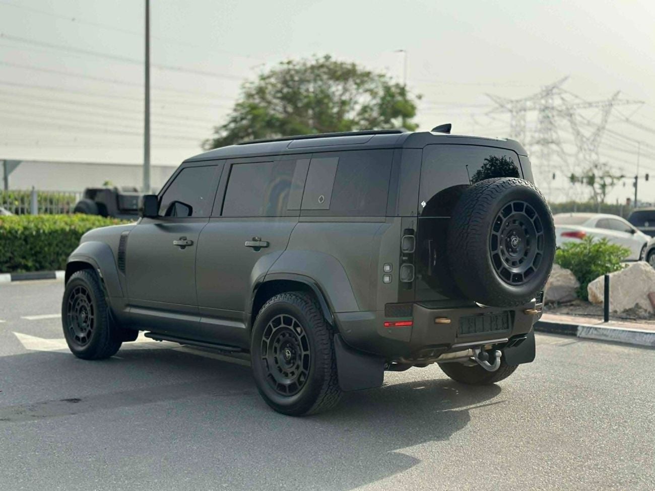 Land Rover Defender Defender Octa 2025 GCC Specs