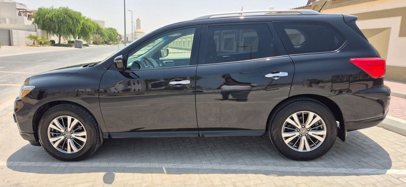 Nissan Pathfinder S