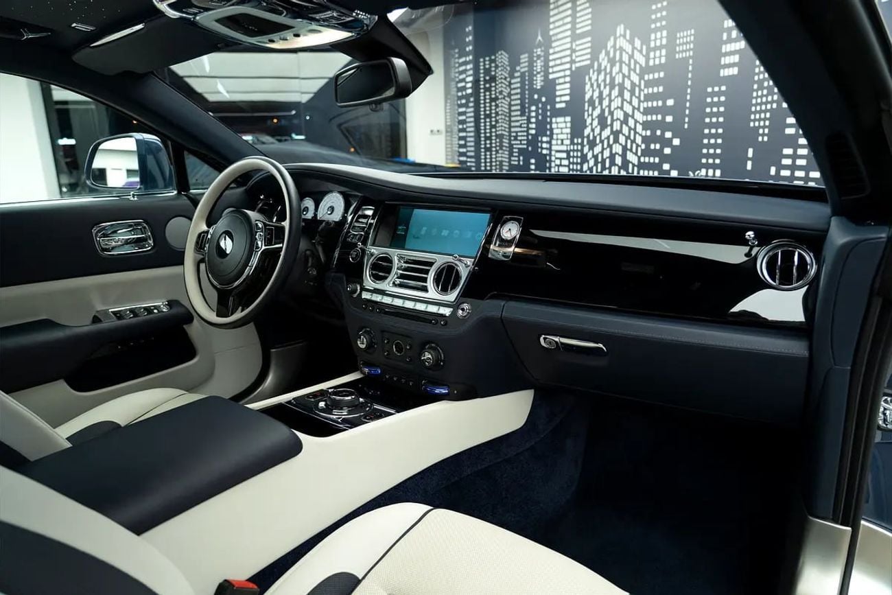 Rolls Royce Wraith ROLLS ROYCE | WRAITH SILVER BADGE | GCC SPECS LOW MILEAGE