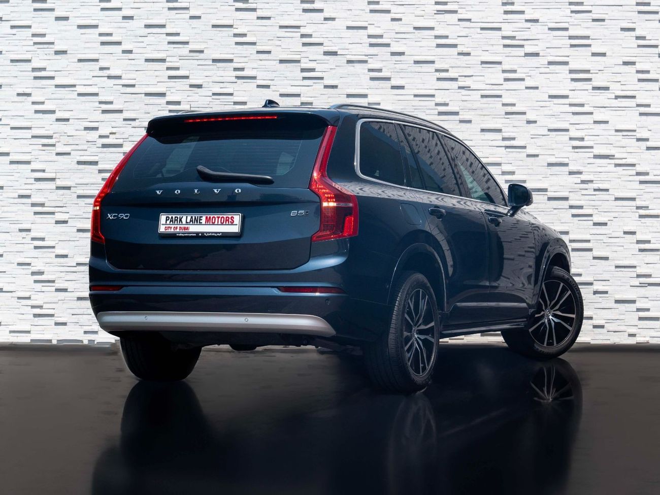 Volvo XC90 AED 2,988 PM • XC90 B5 • ONLY 15,000 KMS • OFFICAL VOLVO WARRANTY AND SERVICE CONTRACT