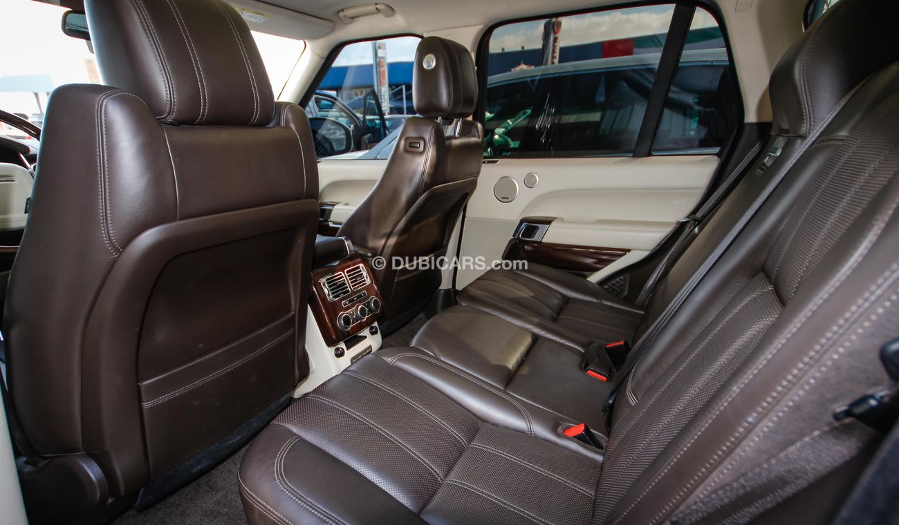 Land Rover Range Rover With Autobiography Badge