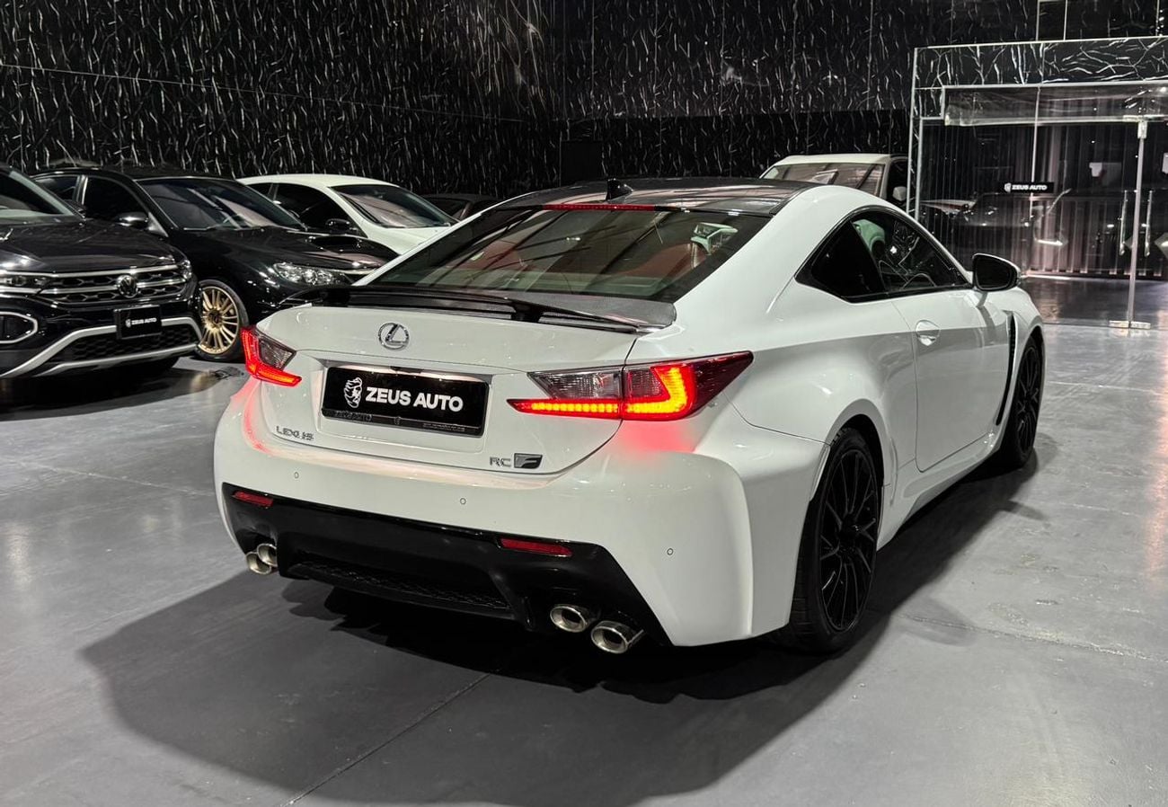 لكزس RC F Carbon 5.0L