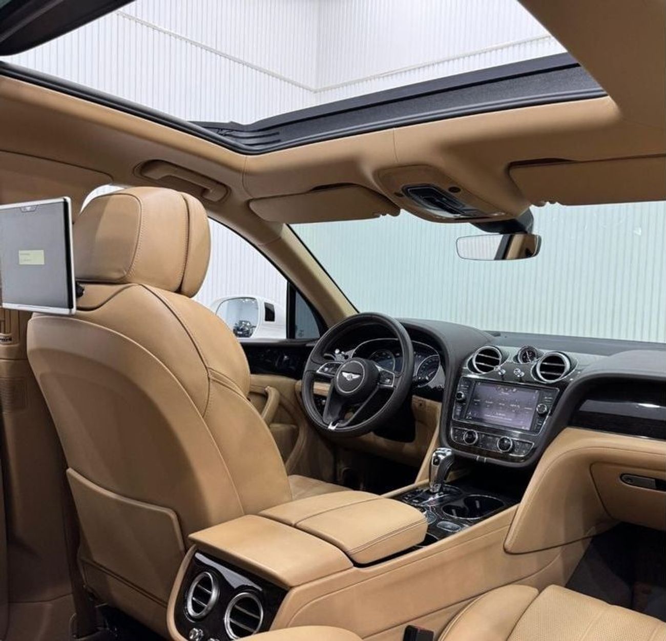 Bentley Bentayga V8 2019 Bentley Bentayga V8, Warranty, Full Service History, Excellent Condition, GCC