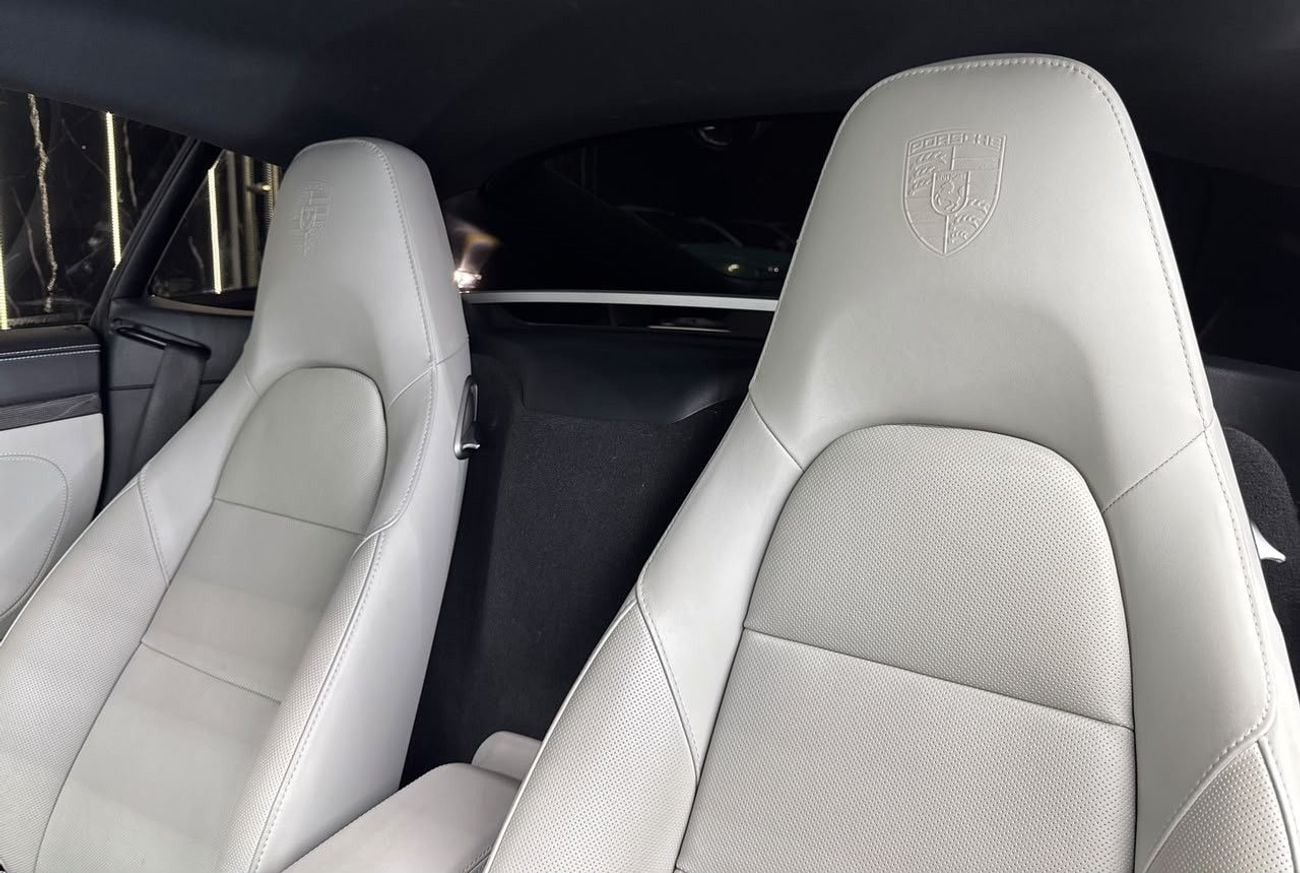 بورش كايمان 718 Porsche 718 cayman | GCC |  Rare ARCTIC Grey | Low Mileage