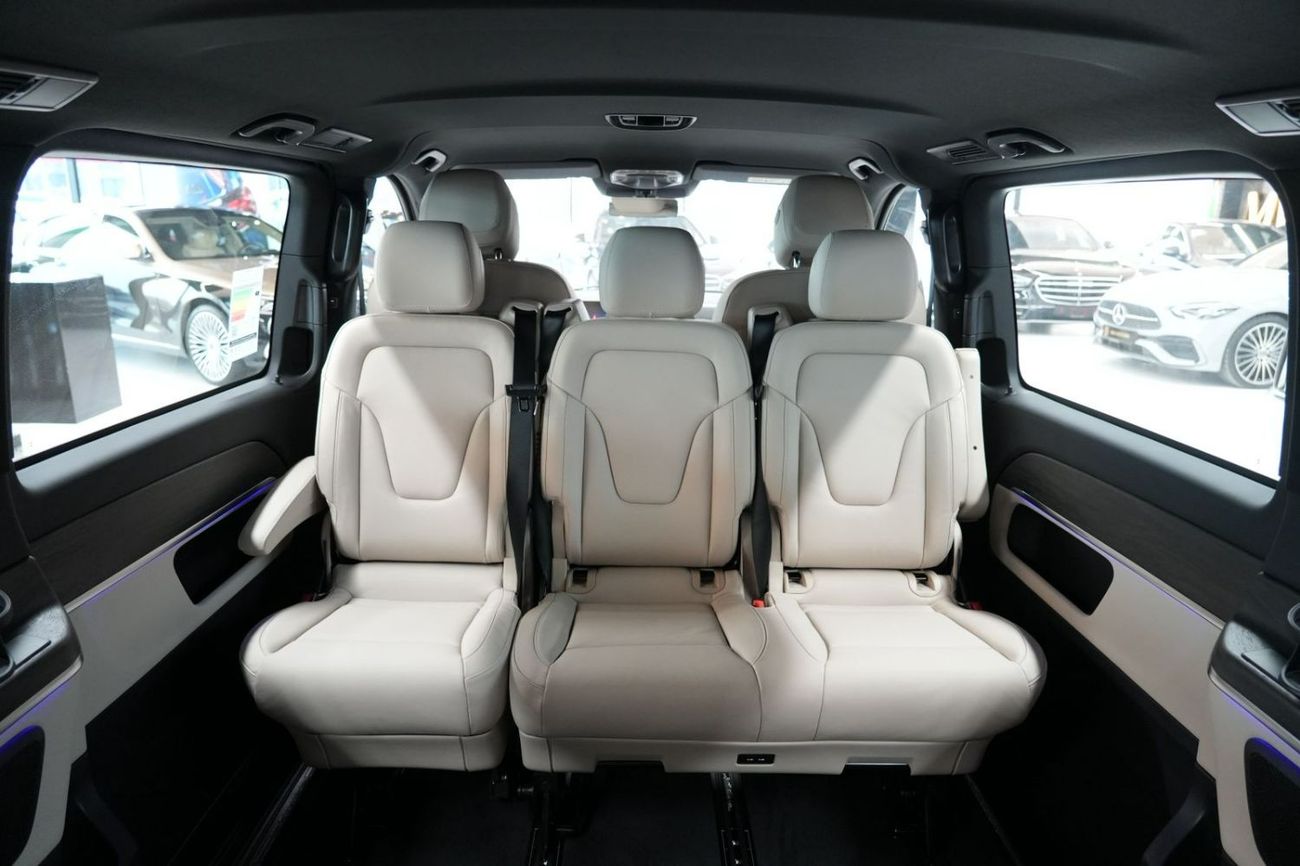 مرسيدس بنز V 300 Mercede-Benz V 300 AVANTGARDE | 2026 GCC 0km | Agency Warranty | 360 View | 64 colors Ambeint Lights