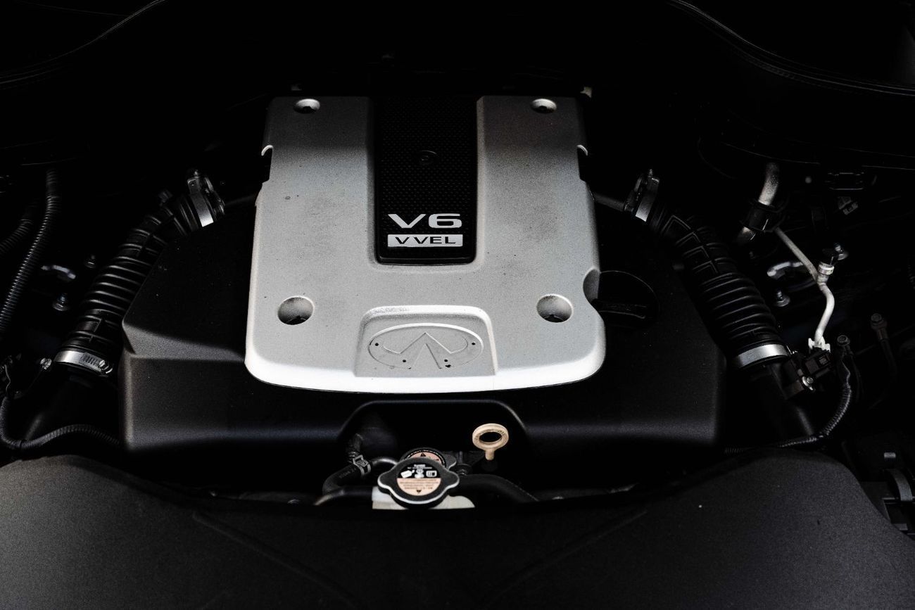 Infiniti QX70 LUXURY | 1,459 P.M | 0% Downpayment | Excellent Condition!