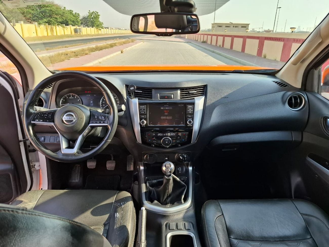 Nissan Navara 2024 Nissan Navara Manual petrol full option excellent condition *original white*