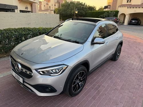 مرسيدس بنز GLA 250 4MATIC 2.0L