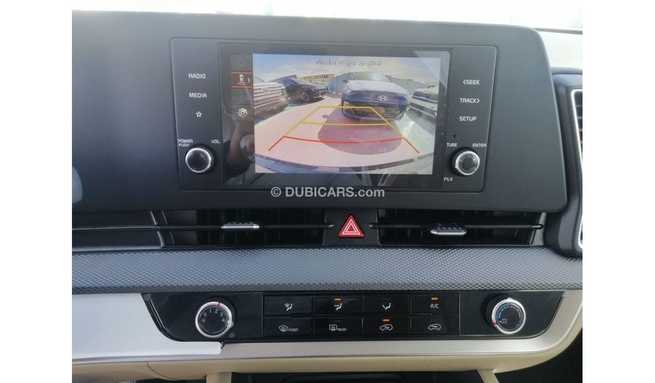 كيا سبورتيج SUN ROOF  BUSH START - REMOTE START ENGINE -SCREEN CAMERA