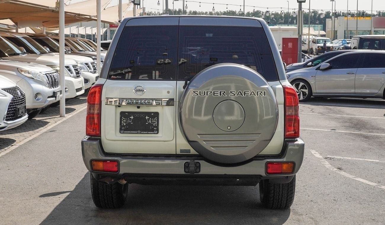 نيسان باترول سوبر سفاري