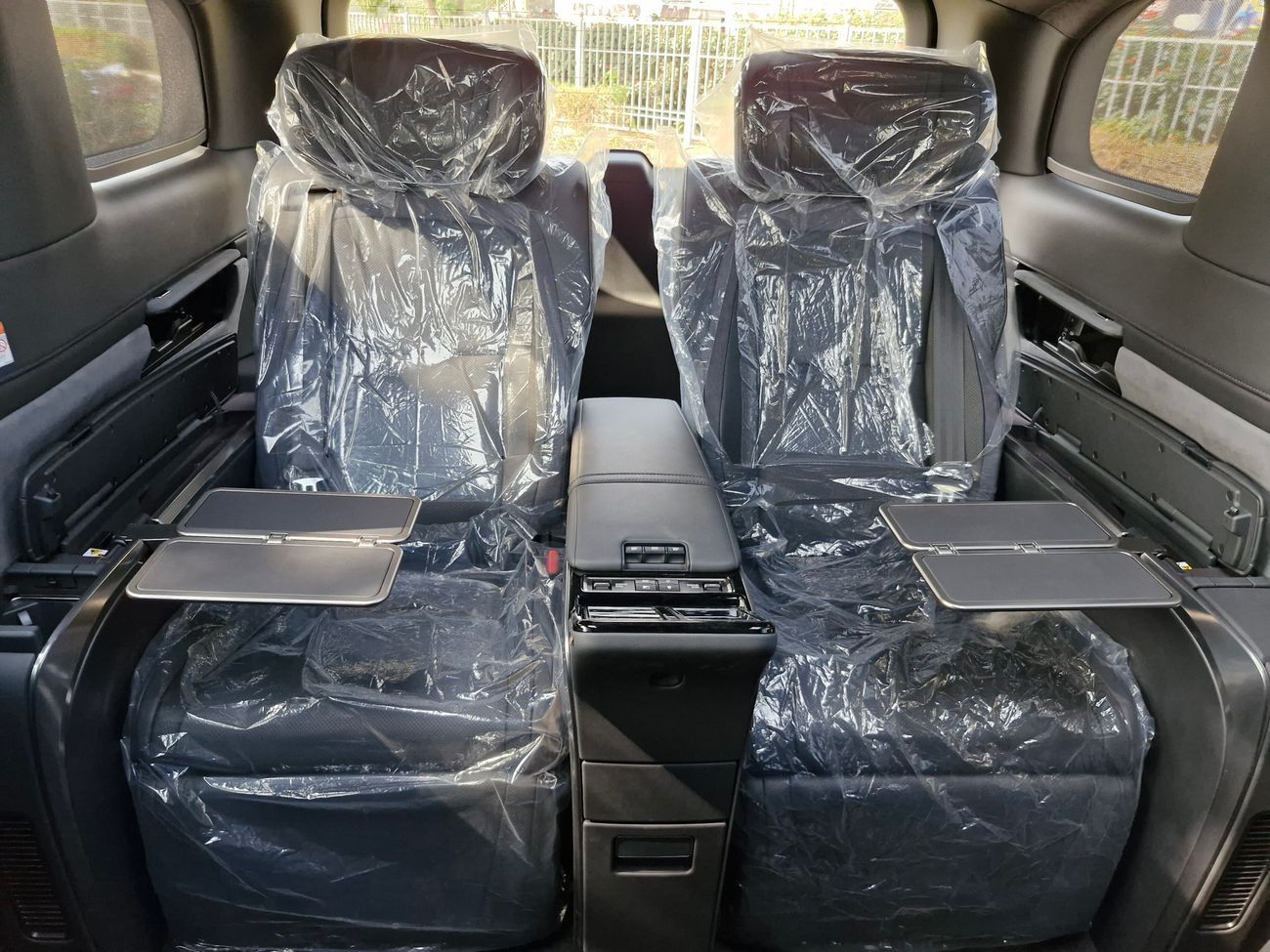 Lexus LM 350h AWD ULTRA LUXURY EURO.6 НА ЭКСПОРТ НОВОЕ АВТО, БЕЗ ПРОБЕГА