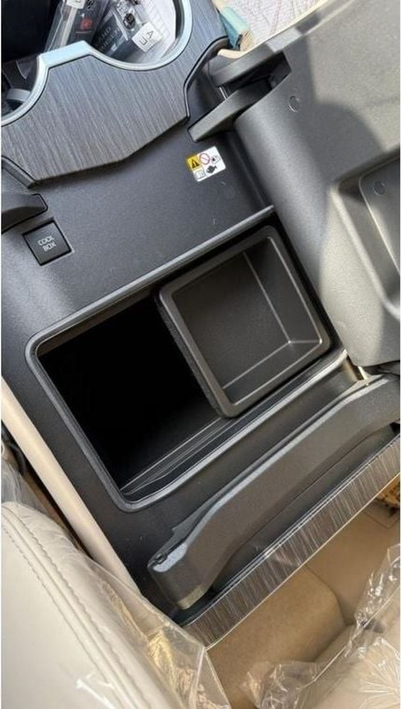 تويوتا لاند كروزر VXR 3.5L Toyota Land Cruiser 3.5L VXR Twin Turbo V6 | 2025 | 0KM | GCC
