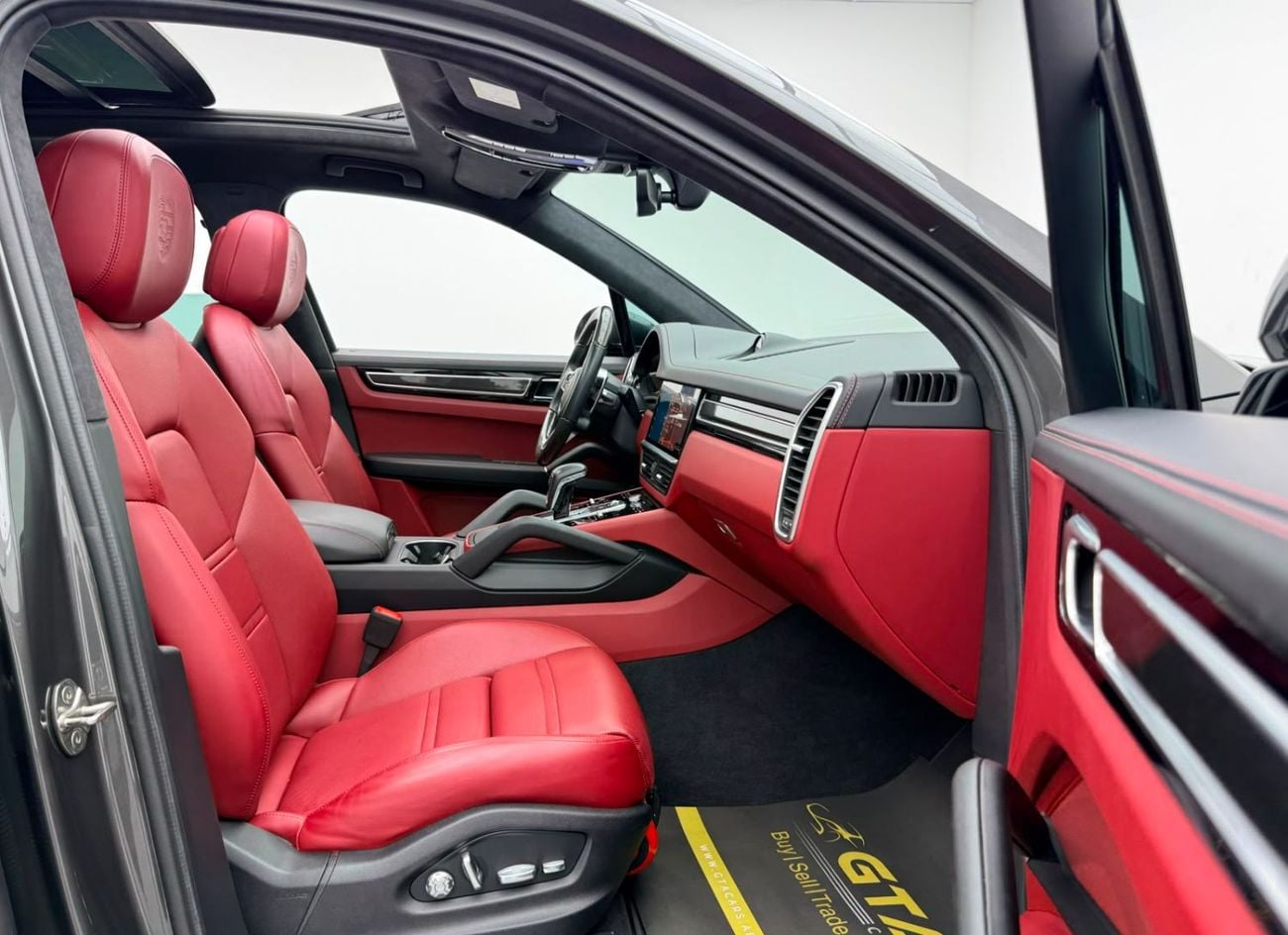 Porsche Cayenne GTS 2021 Porsche Cayenne GTS, 2026 Porsche Warranty, Full Porsche Service History, Low Km, GCC