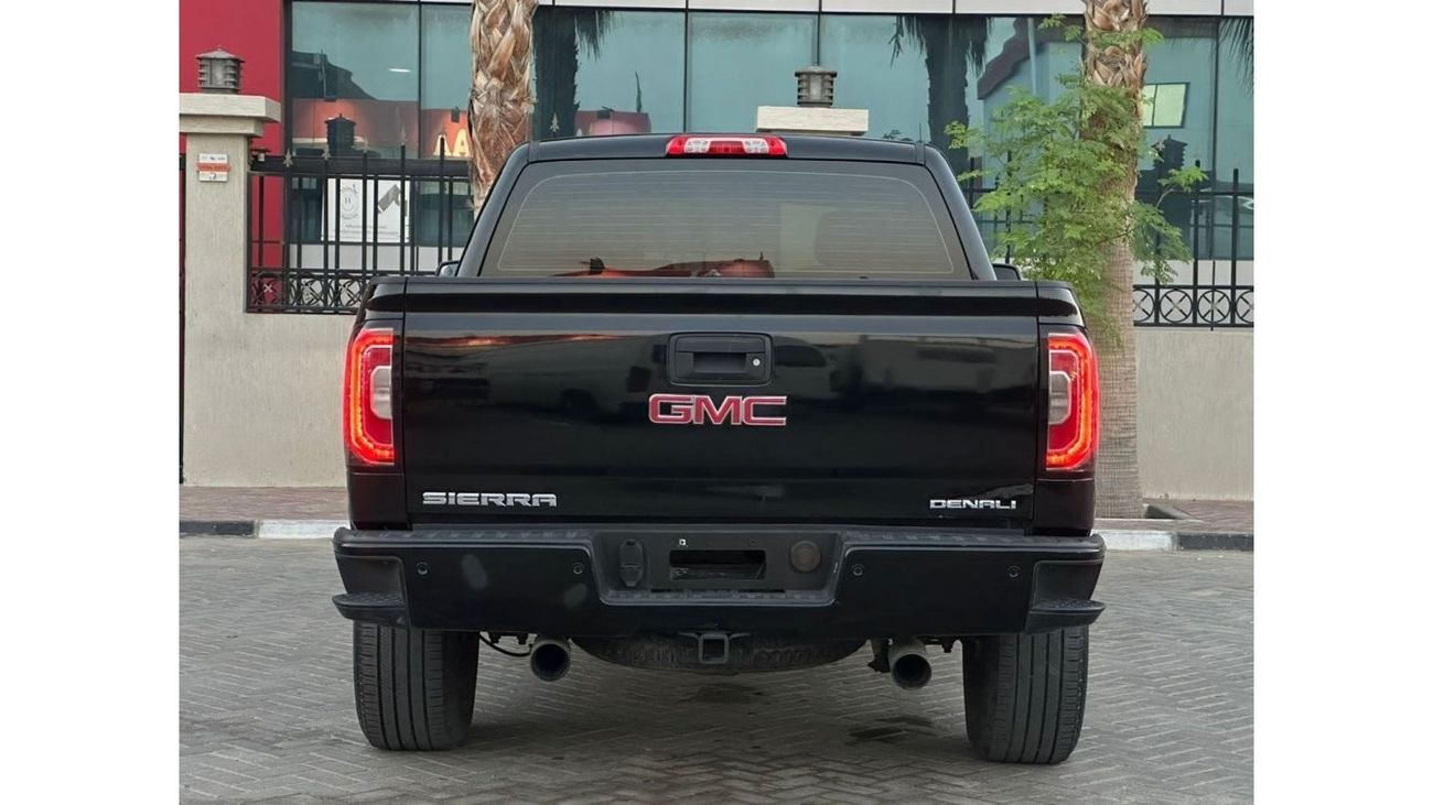 جي أم سي سييرا 1500 دينالي