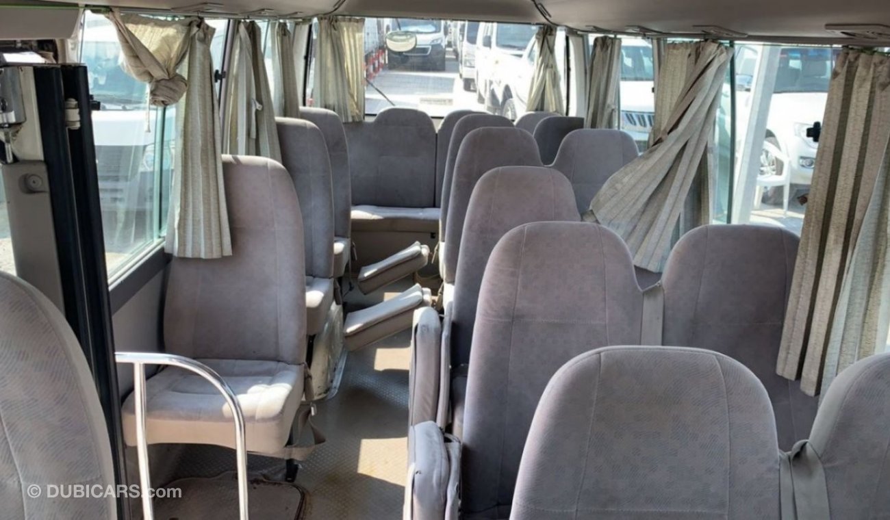 Toyota Coaster Toyota Coaster 2014 26 Seats Ref#40-22