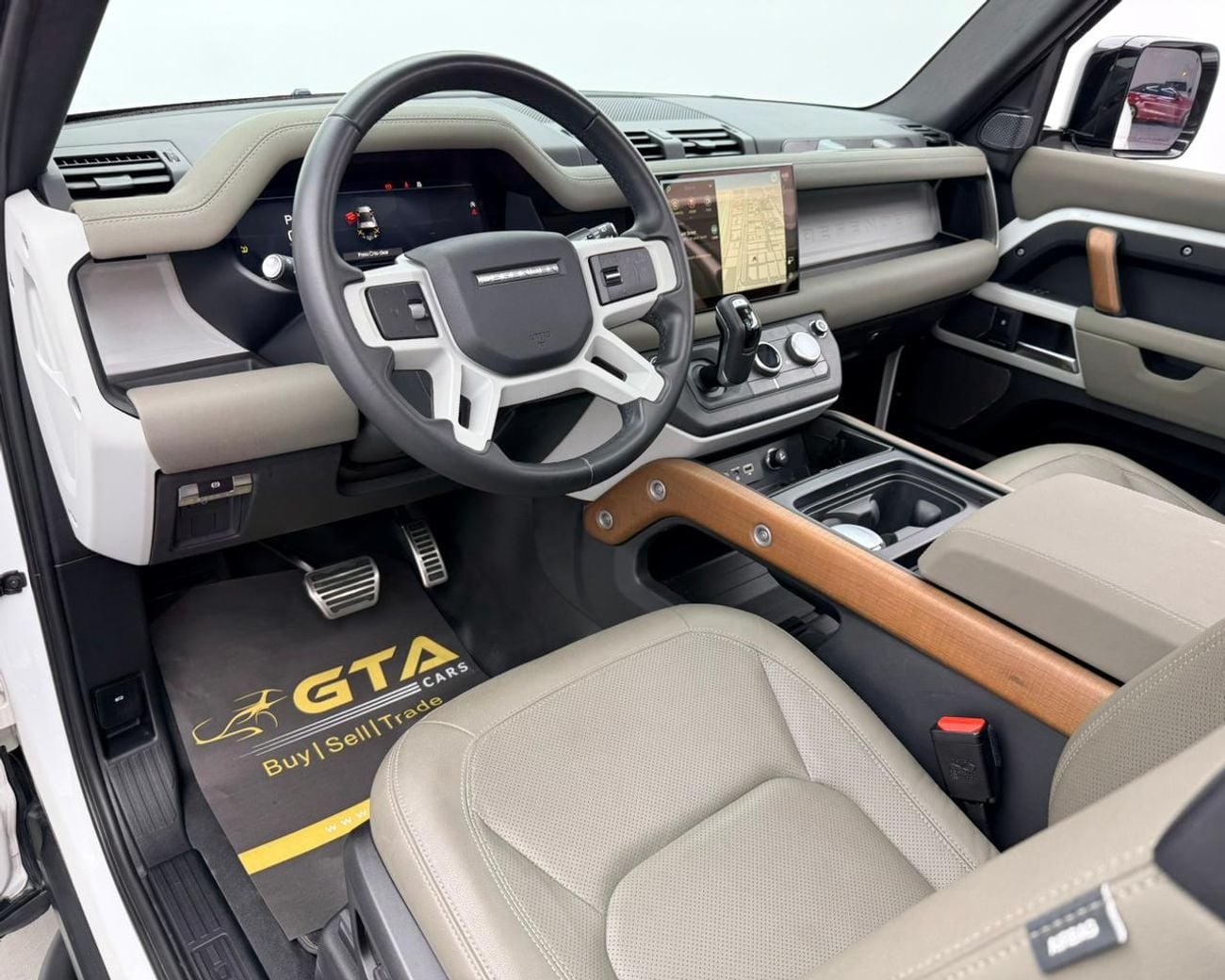 لاند روفر ديفندر 2023 Land Rover Defender 90 SE P400, 2028 LR Warranty, Full LR Service History, Fully Loaded, GCC