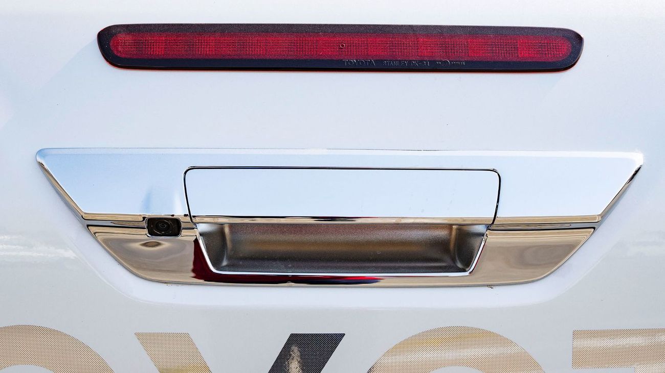 Toyota Hilux 2025 Toyota Hilux TRD SR5 4.0L petrol AT - GCC (Export price)