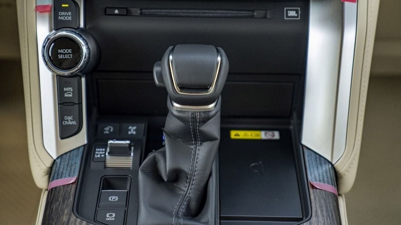 تويوتا لاند كروزر (LHD) TOYOTA LAND CRUISER LC300 VXR 3.3D AT MY2024 – WHITE