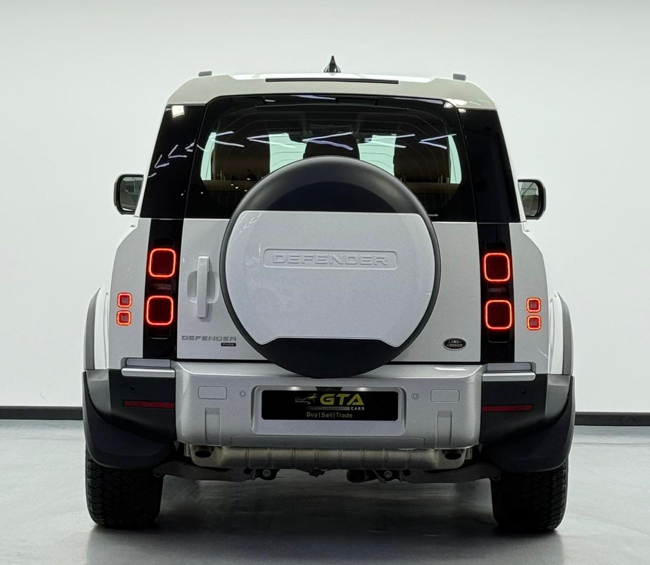 Land Rover Defender P400 90 HSE 3.0L (5 Seater) 2023 Land Rover Defender 90 HSE P400, 2027 LR Warranty + Service Pack, V