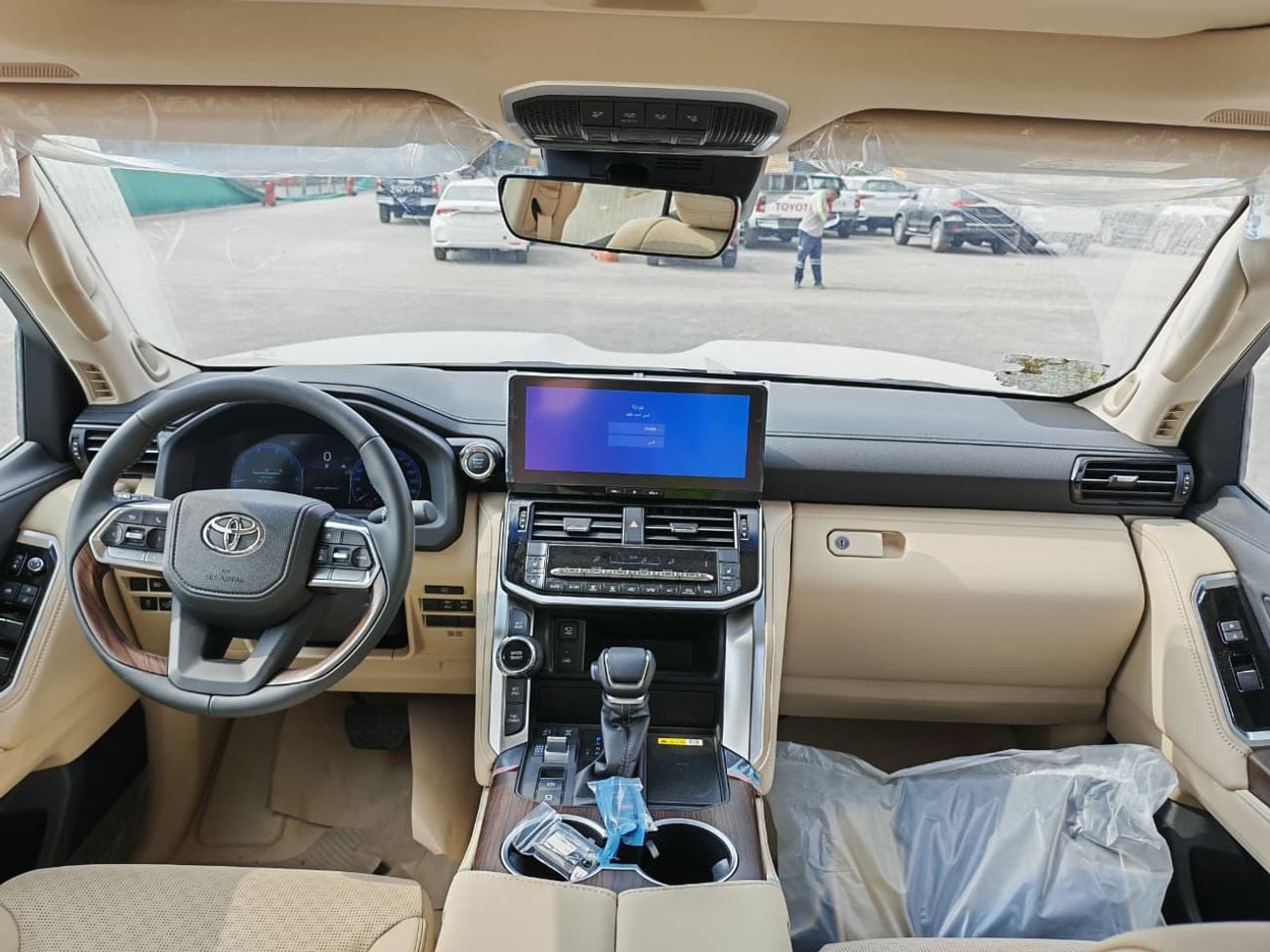 تويوتا لاند كروزر 2025 Toyota Land Cruiser LC300 VX Full-Option with Radar 4.0L V6 Naturally-Aspirated Petrol A/T 4WD