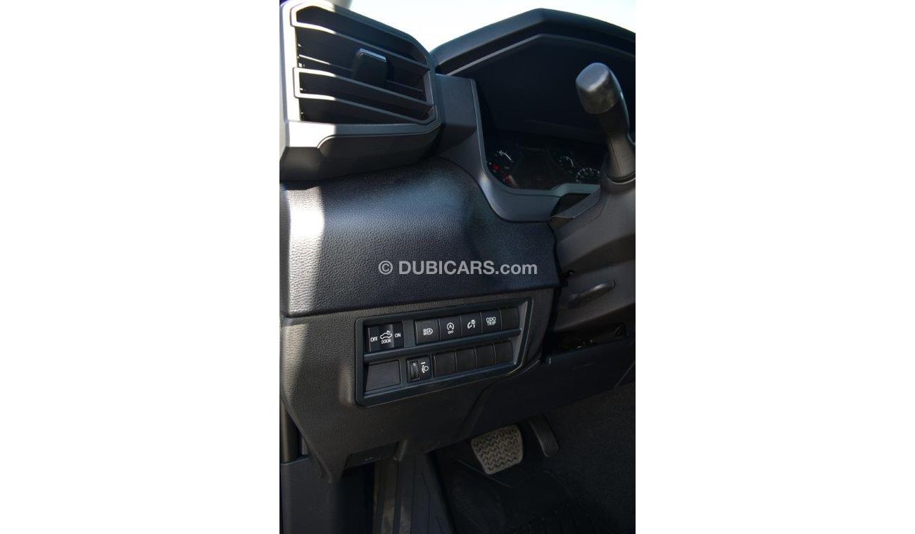 تويوتا تاندرا Double Cab SR V6 3.5l Petrol 4wd Automatic