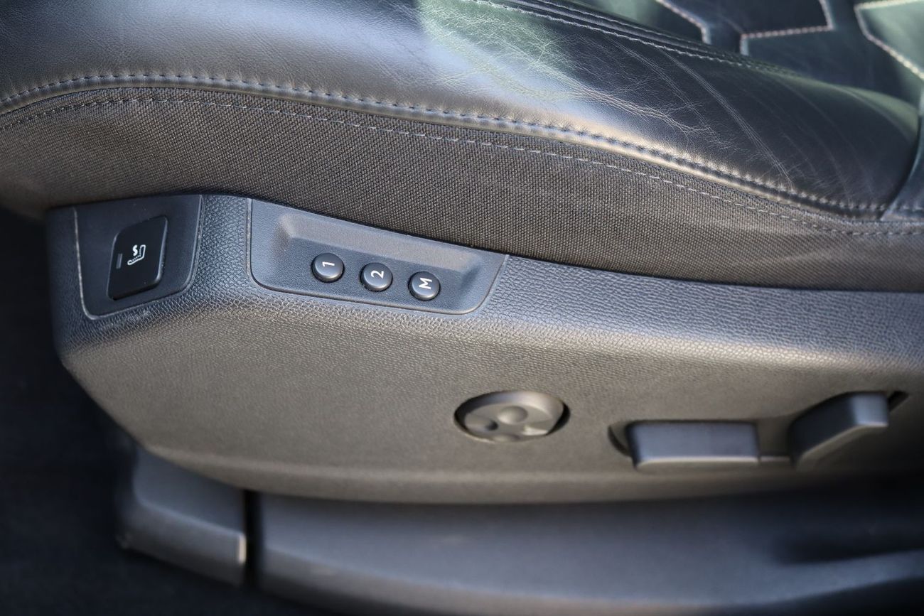 Peugeot 3008 GT Line ACCIDENTS FREE - GCC - FULL OPTION - GTLINE ENGINE 1600 CC - PERFECT CONDITION INSIDE OUT