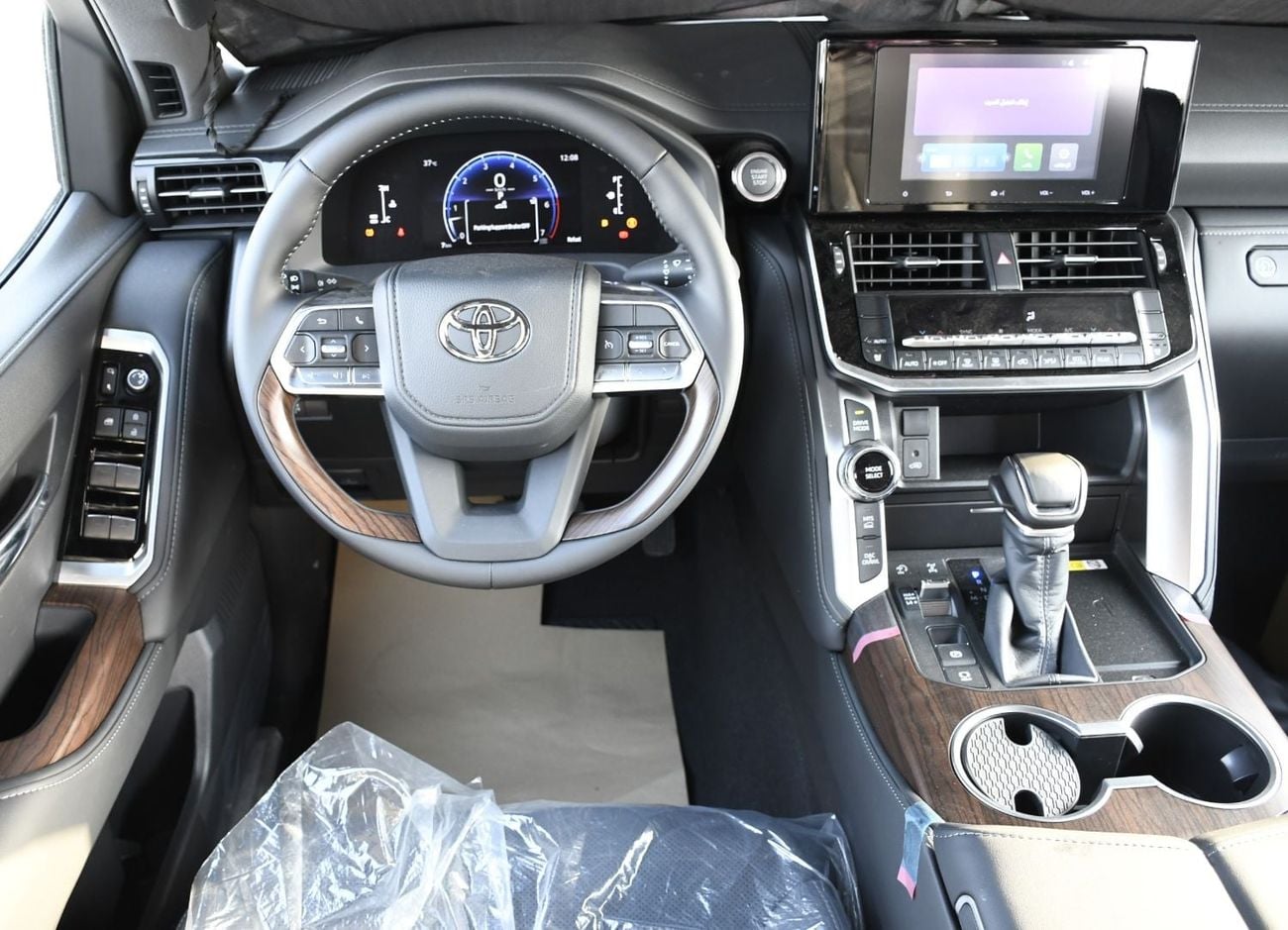 Toyota Land Cruiser GXR 3.5L Twin turbo Black inside Black