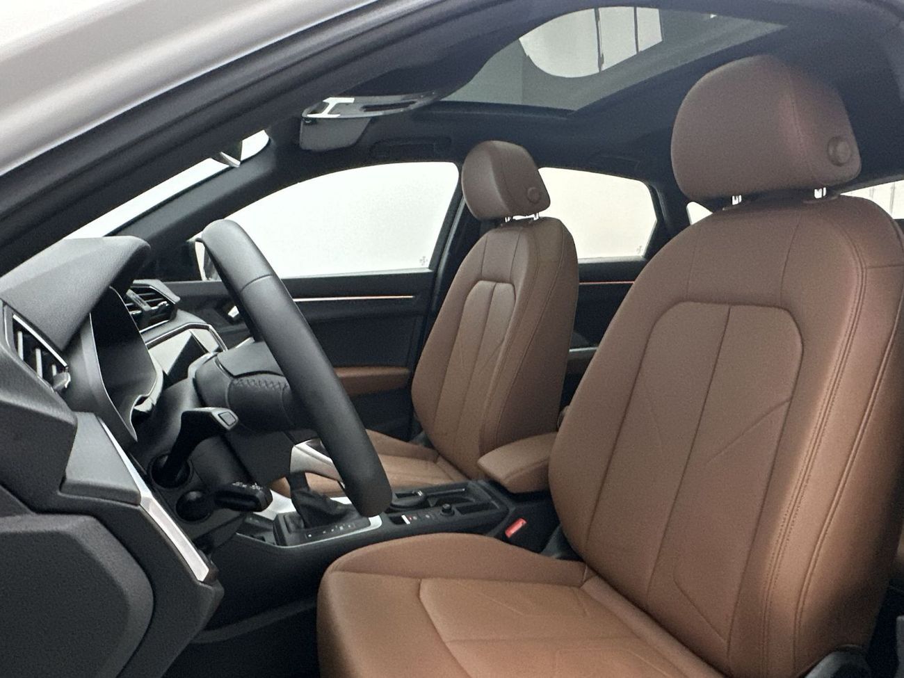 أودي Q3 Sportback 40 TFSI S Line 2.0L FWD(Ref# 06403)