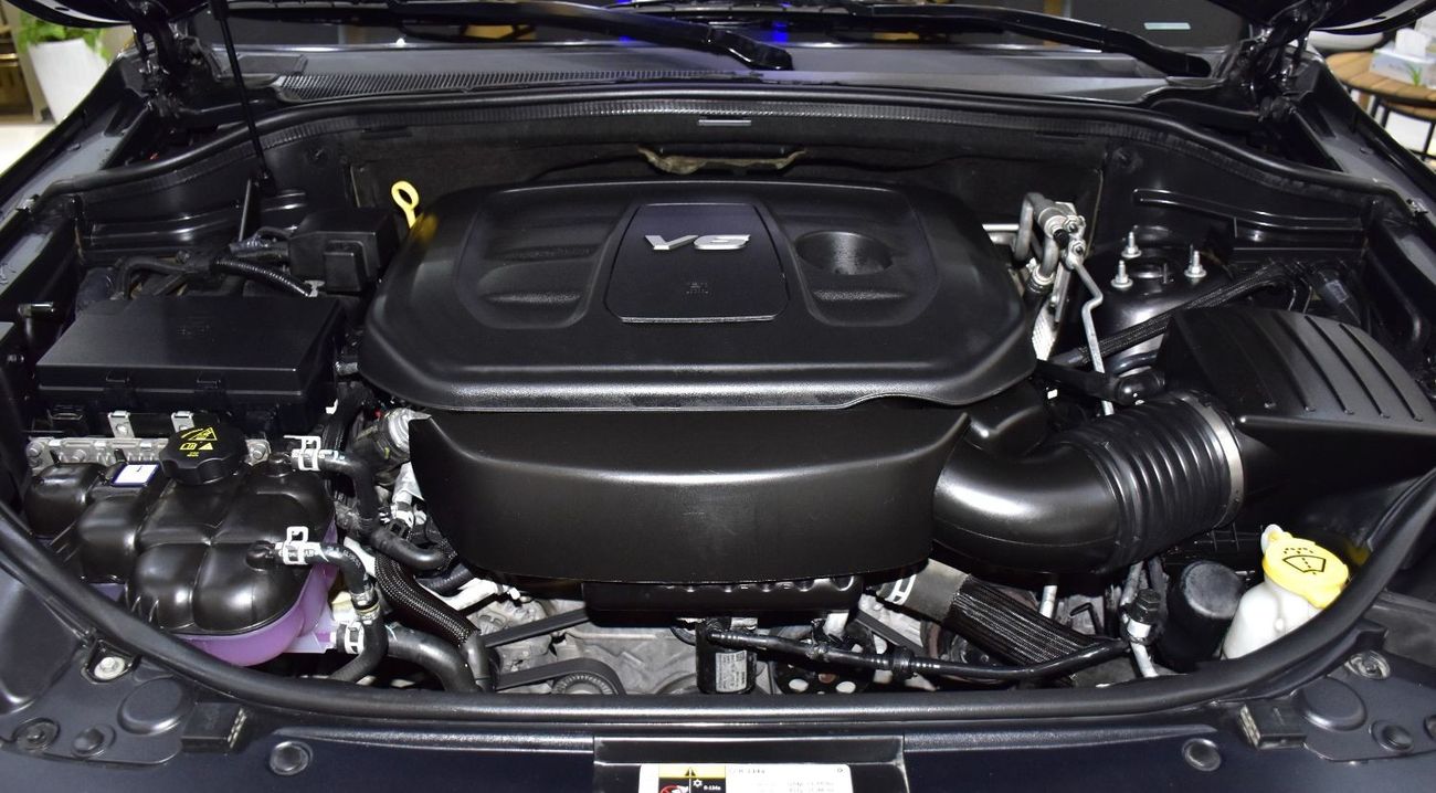 جيب جراند شيروكي EXCELLENT DEAL for our Jeep Grand Cherokee Laredo 4x4 ( 2017 Model ) in Grey Color GCC Specs