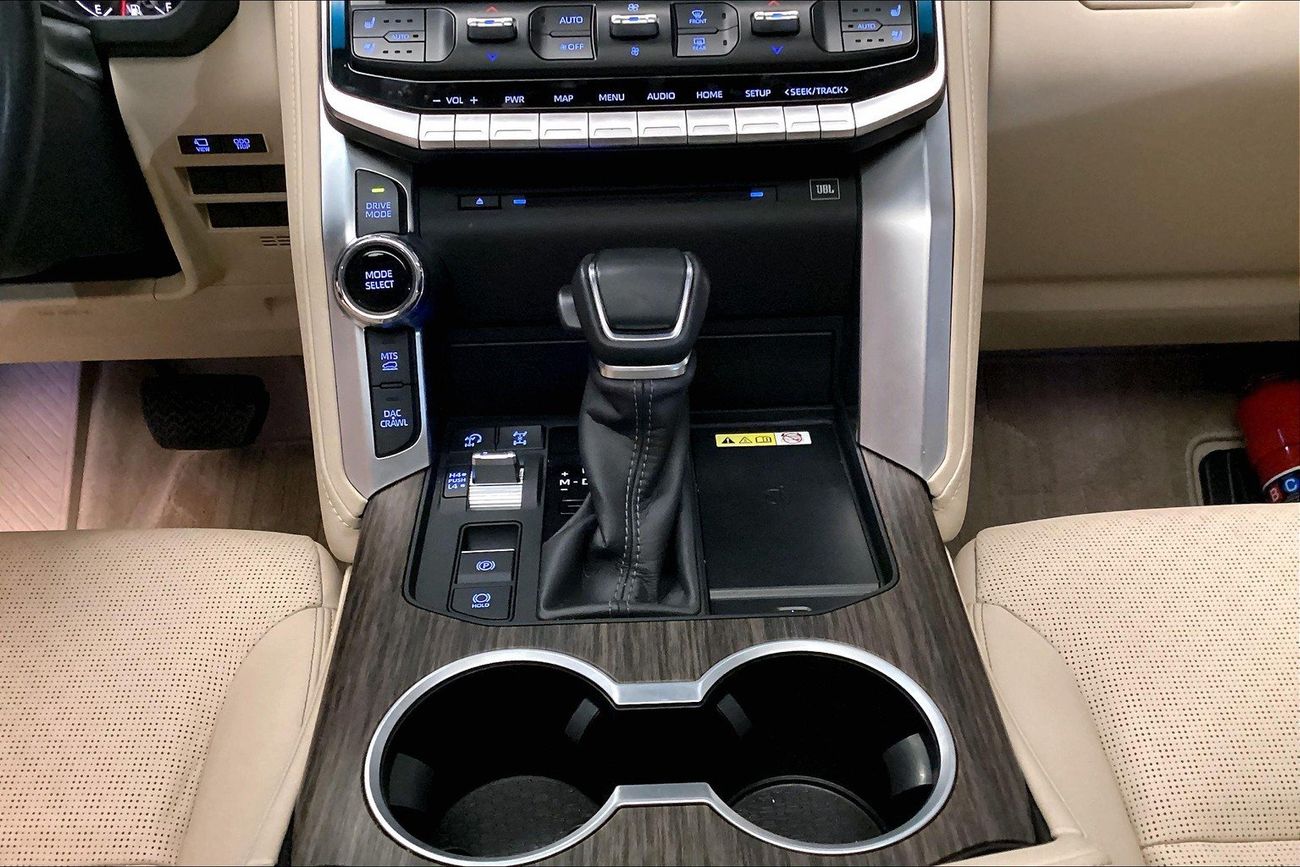 Toyota Land Cruiser VXR | National Day Celebration | Guaranteed Warranty | 0 Down Payment