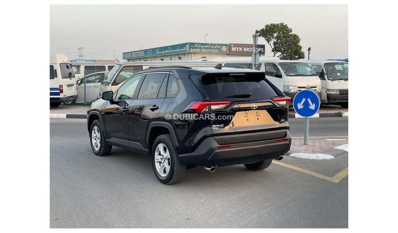 تويوتا راف ٤ XLE