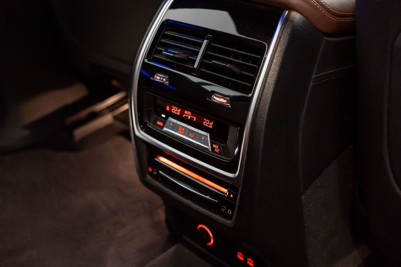 BMW X7 xDrive40i Luxury M Sport Package 3.0L