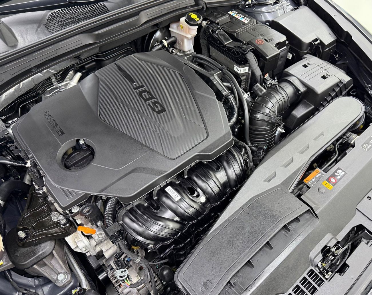 Hyundai Sonata Full option 2.5L GCC .. Brand New Condition .. Top Range .. Low Milegea