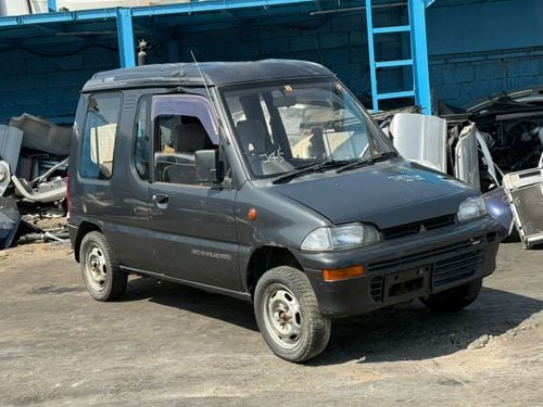 ميتسوبيشي مينيكا توبو