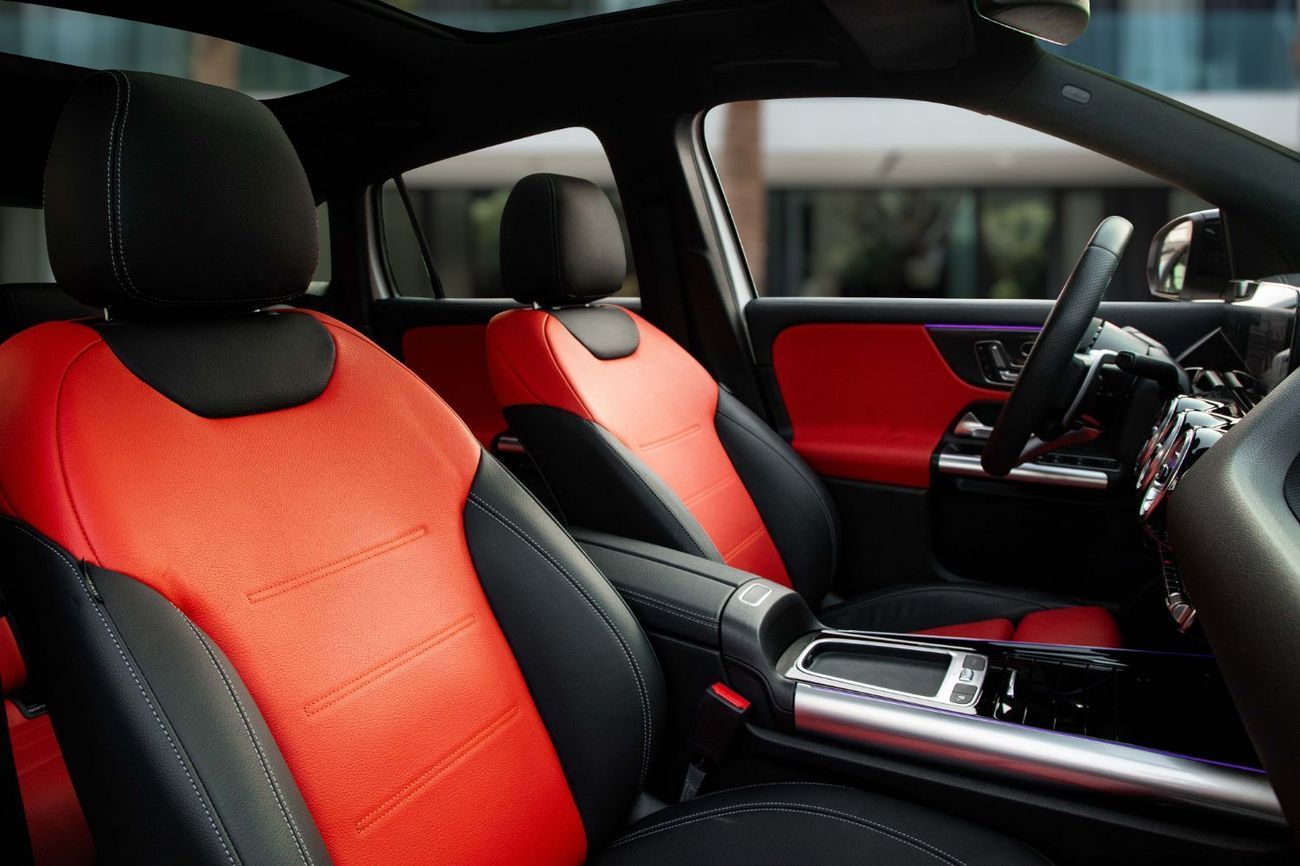 Mercedes-Benz GLA 35 AMG 4,700 P.M  | 0% Downpayment | GLA 35 AMG | AGENCY WARRANTY!