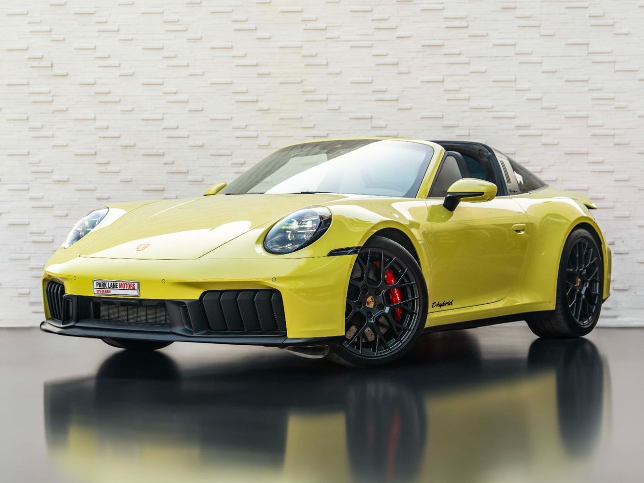 Porsche 911 Targa 4GTS 3.0L (450 HP)