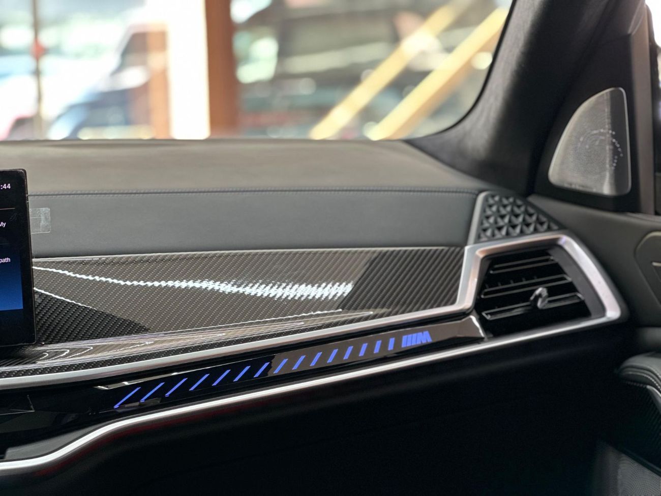 بي أم دبليو X7 xDriveM60i (6 Seats)