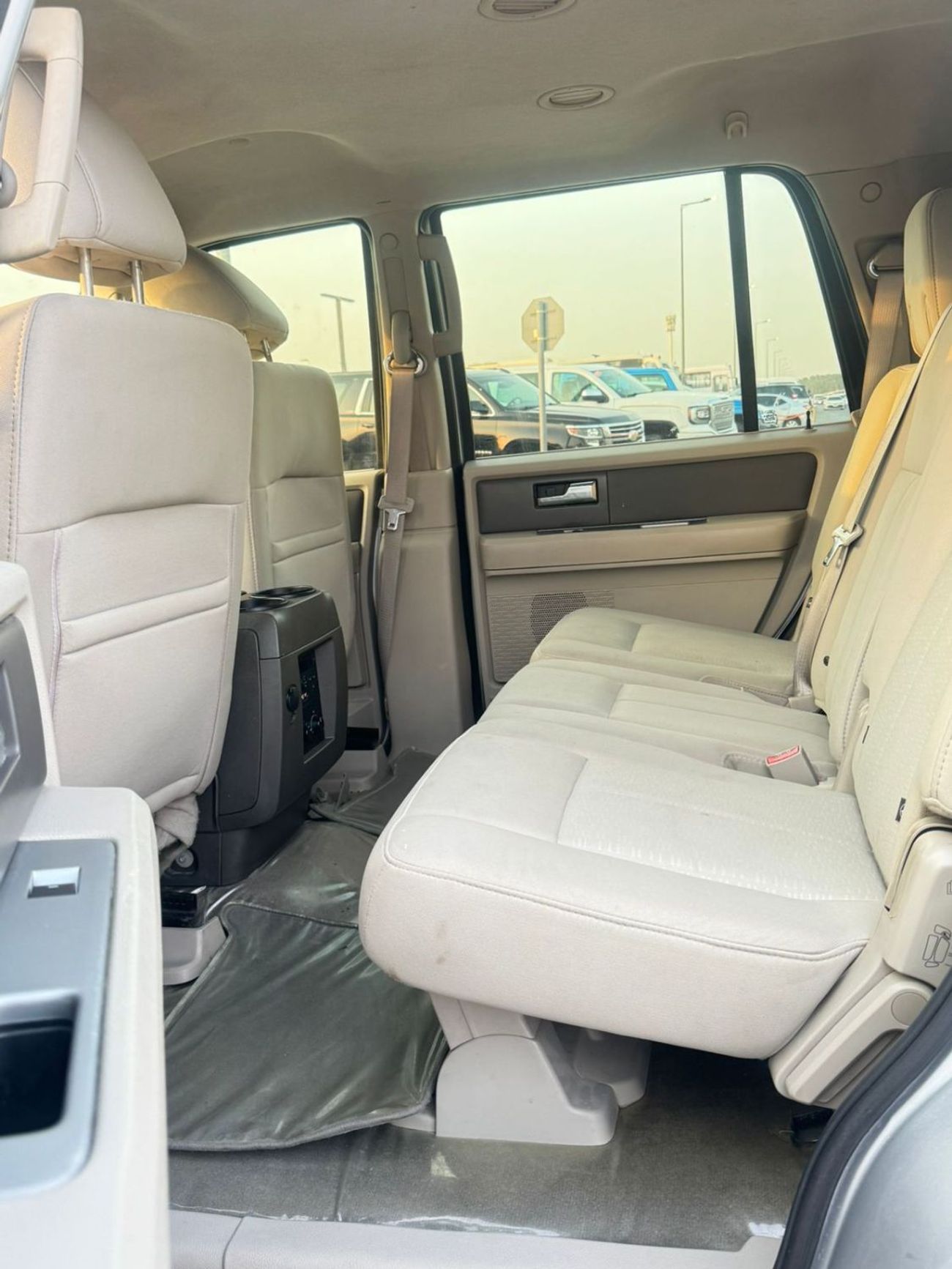 Ford Expedition the car is in very good condition
