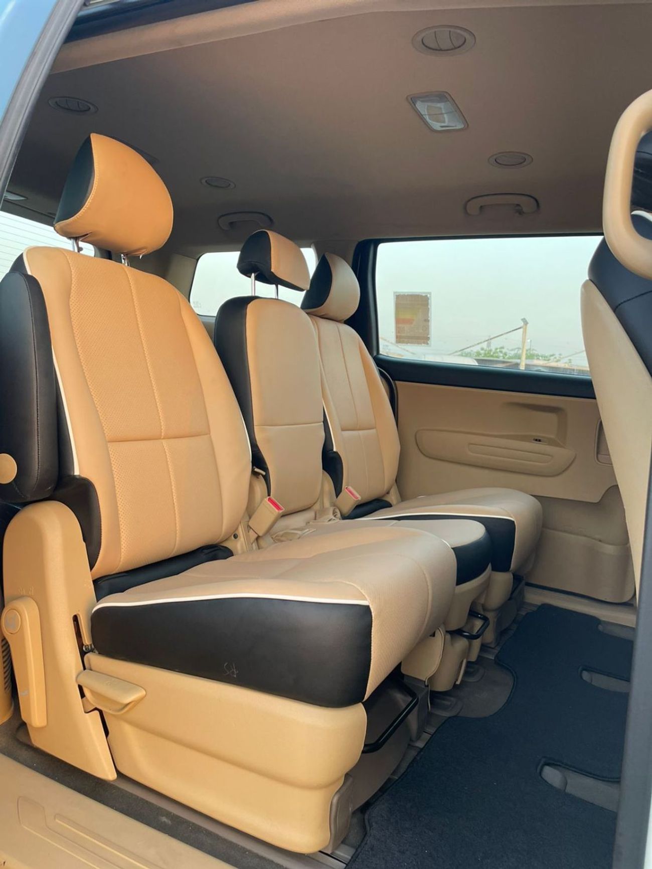 Kia Grand Carnival 2020 Kia Grand Carnival – GCC Specs – 7 Leather Seats – Rear Sensors – No Accident