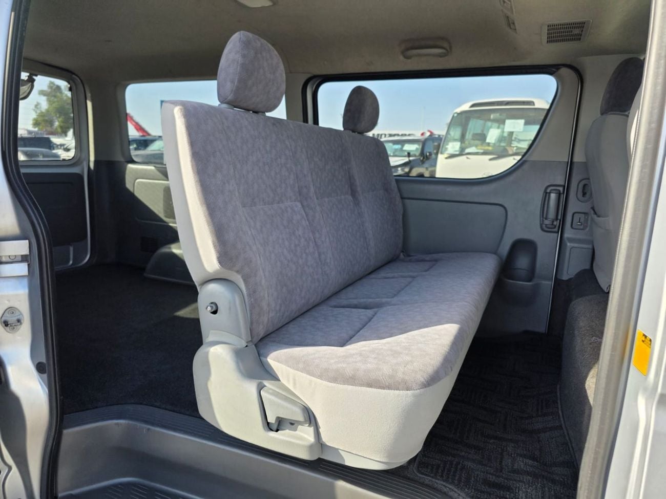 Toyota Hiace TOYOTA HIACE VAN RHD 2006 MODEL 2.0 L PETROL AUTOMATIC(PM36387)