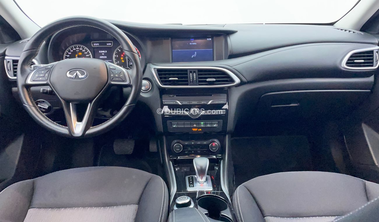 Infiniti Q30 Lexue 1600