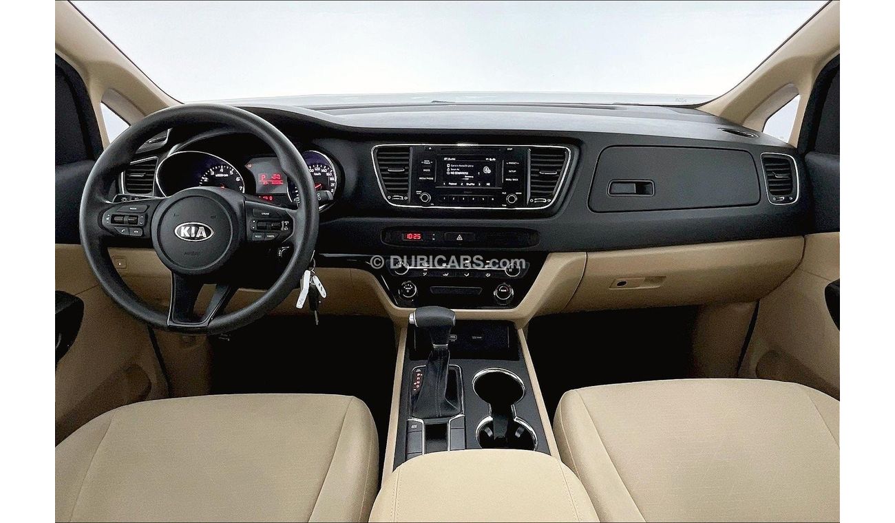 كيا كارنيفال LX