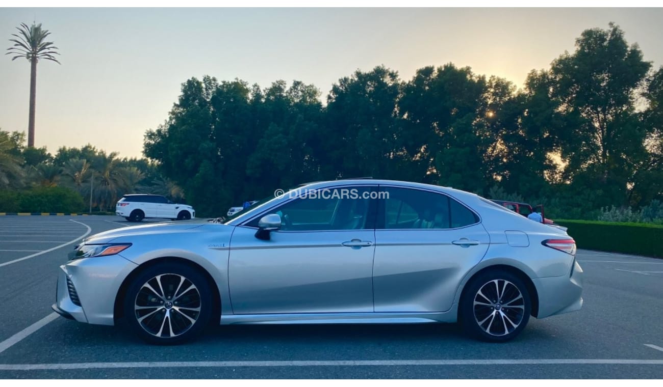 Toyota Camry Hybrid Full option