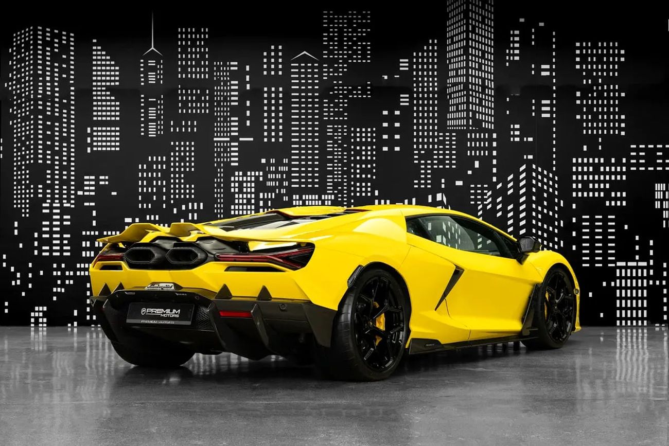 لامبورغيني ريفويلتو 6.5L V12 Hybrid