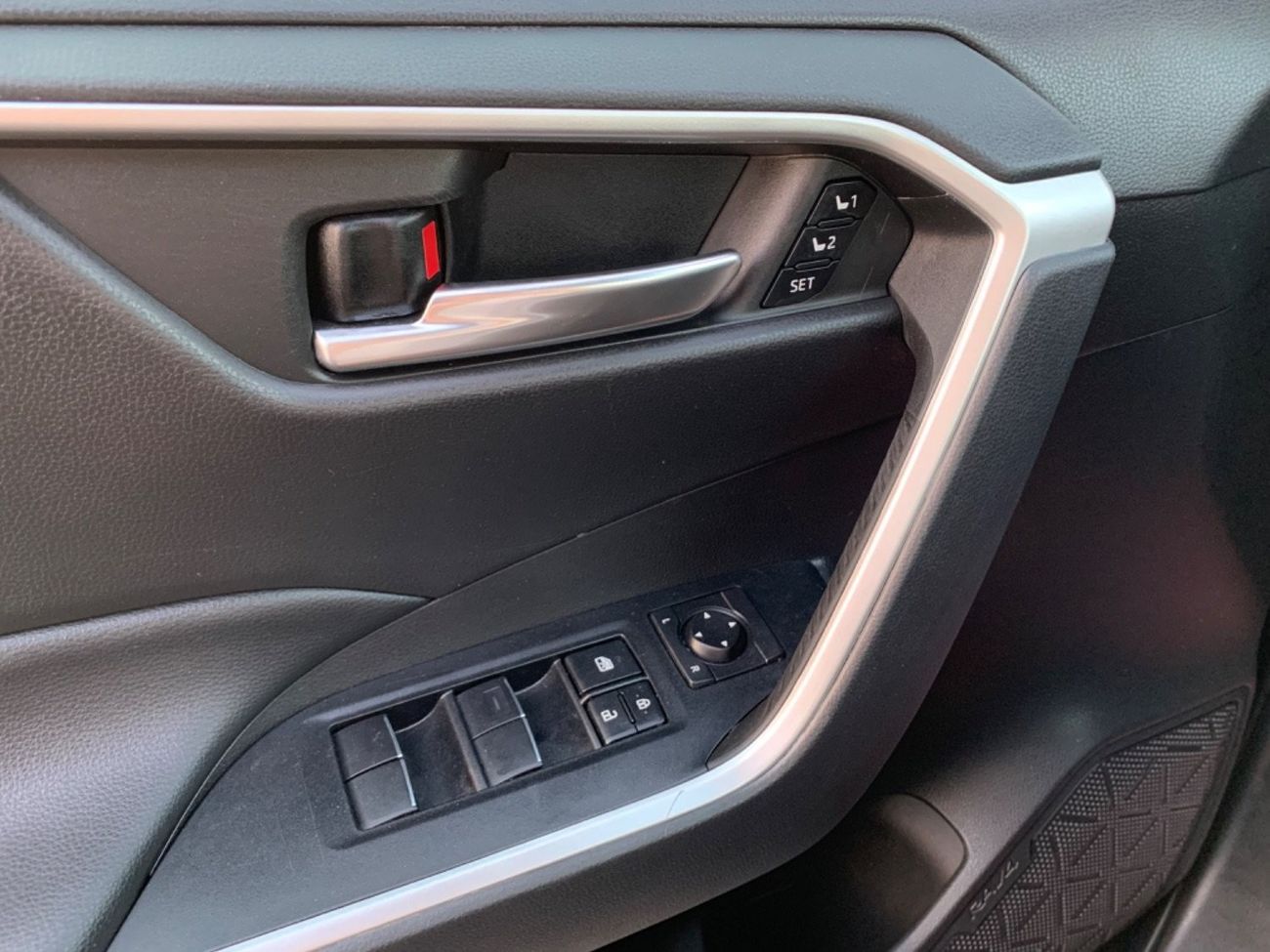 Toyota RAV4 2021 TOYOTA RAV4 XLE HYBRID